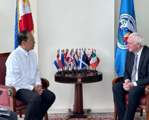 Bertie Ahern on his recent visit to The Philippines met with the OPAPRU Secretary Carlito Galvez Jr (Image 1)